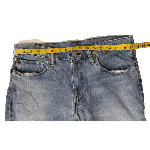 Levi's Jeans 505 Mens 36x32 Denim Slim Fit Light Wash Tapered Leg Distressed - Picture 4 of 6